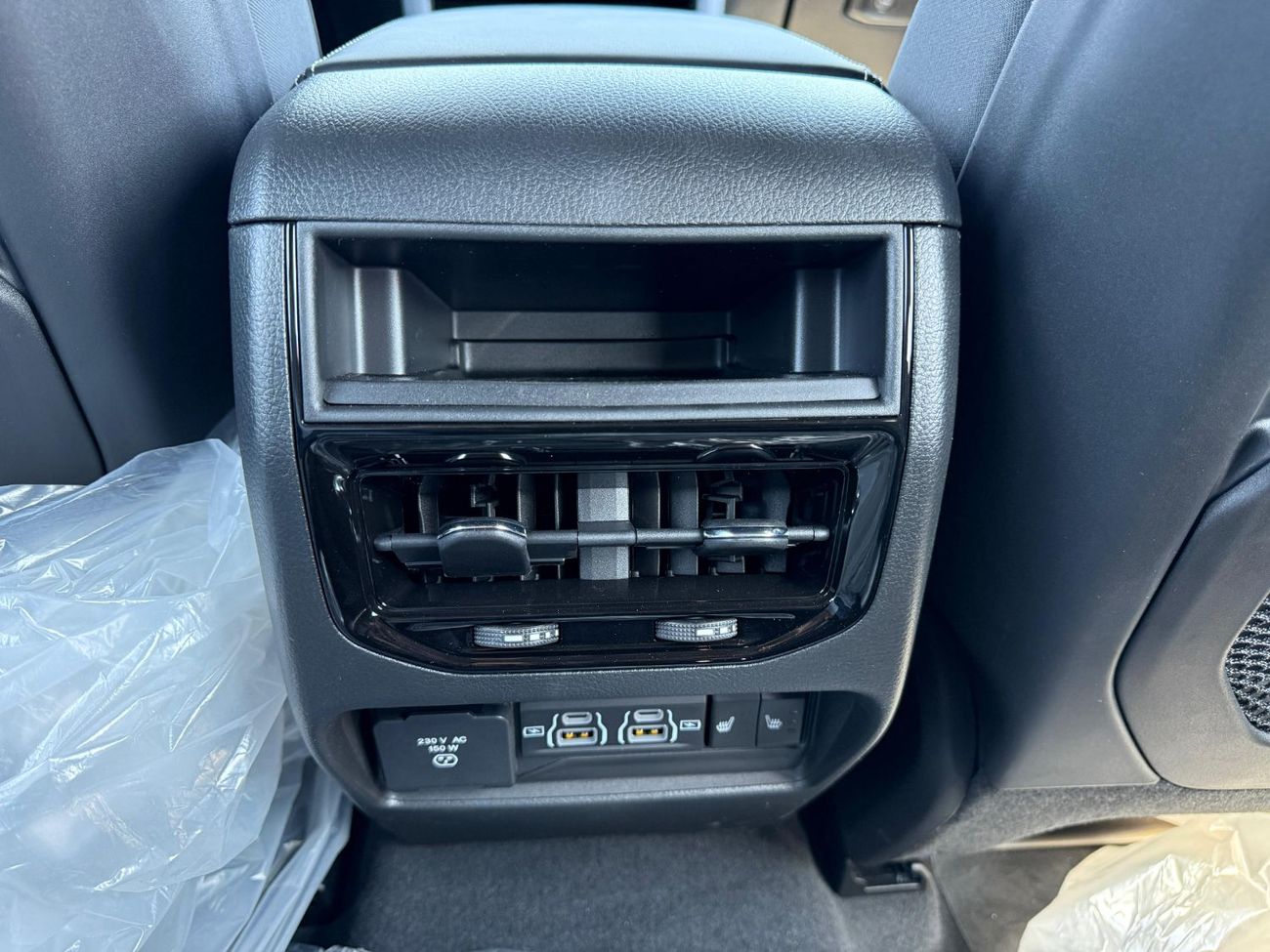 Jeep Grand Cherokee EXPORT PRICE - Grand Cherokee Overland 3.6L