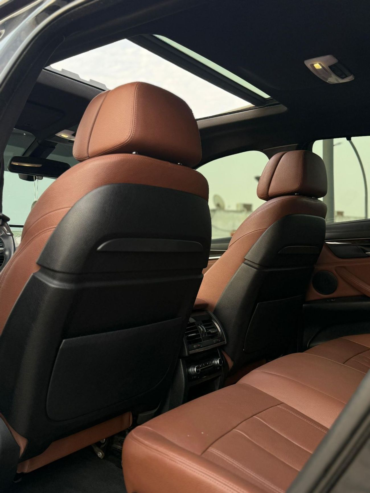 بي أم دبليو X6 50i Exclusive 4.4L