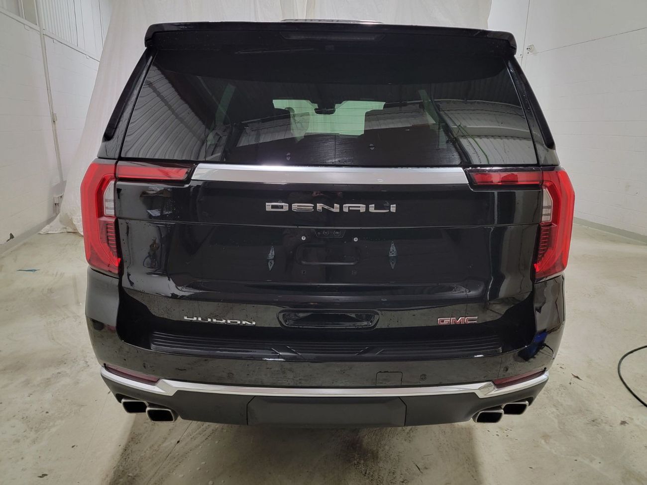 جي أم سي يوكون Denali With Captain Seats  6.2L Brand New