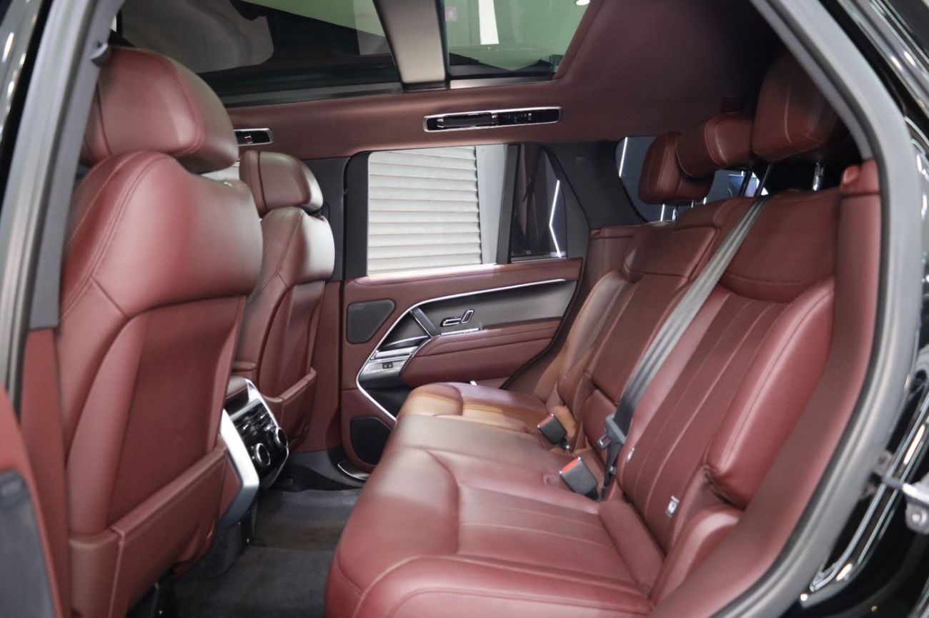 Land Rover Range Rover HSE P530 4.4L Vogue, Deployable Sidesteps, Panoramic Roof, Al Tayer Warranty + Service!!