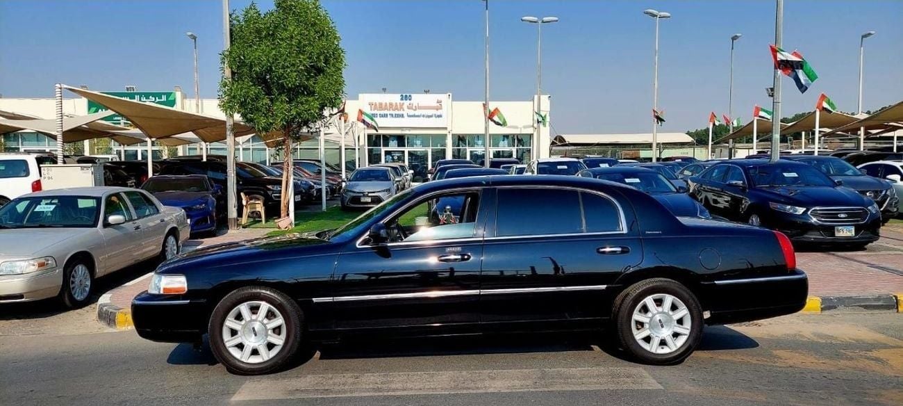 لينكولن تاون كار town car large