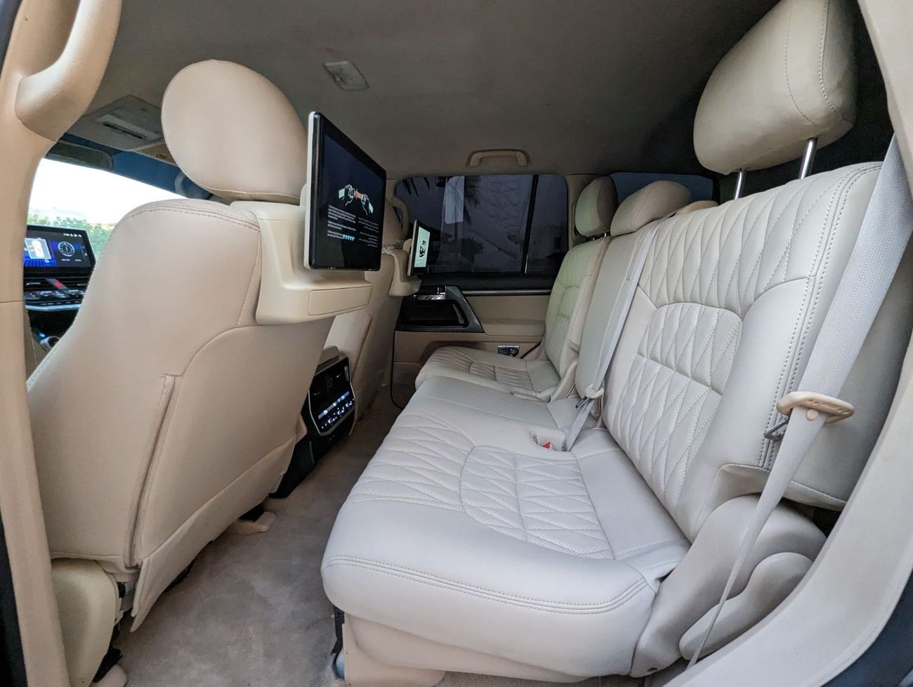 Toyota Land Cruiser Toyota Landcruiser 2014 LHD facelifted 2025 black colour exterior and interior colour beige 8 seater