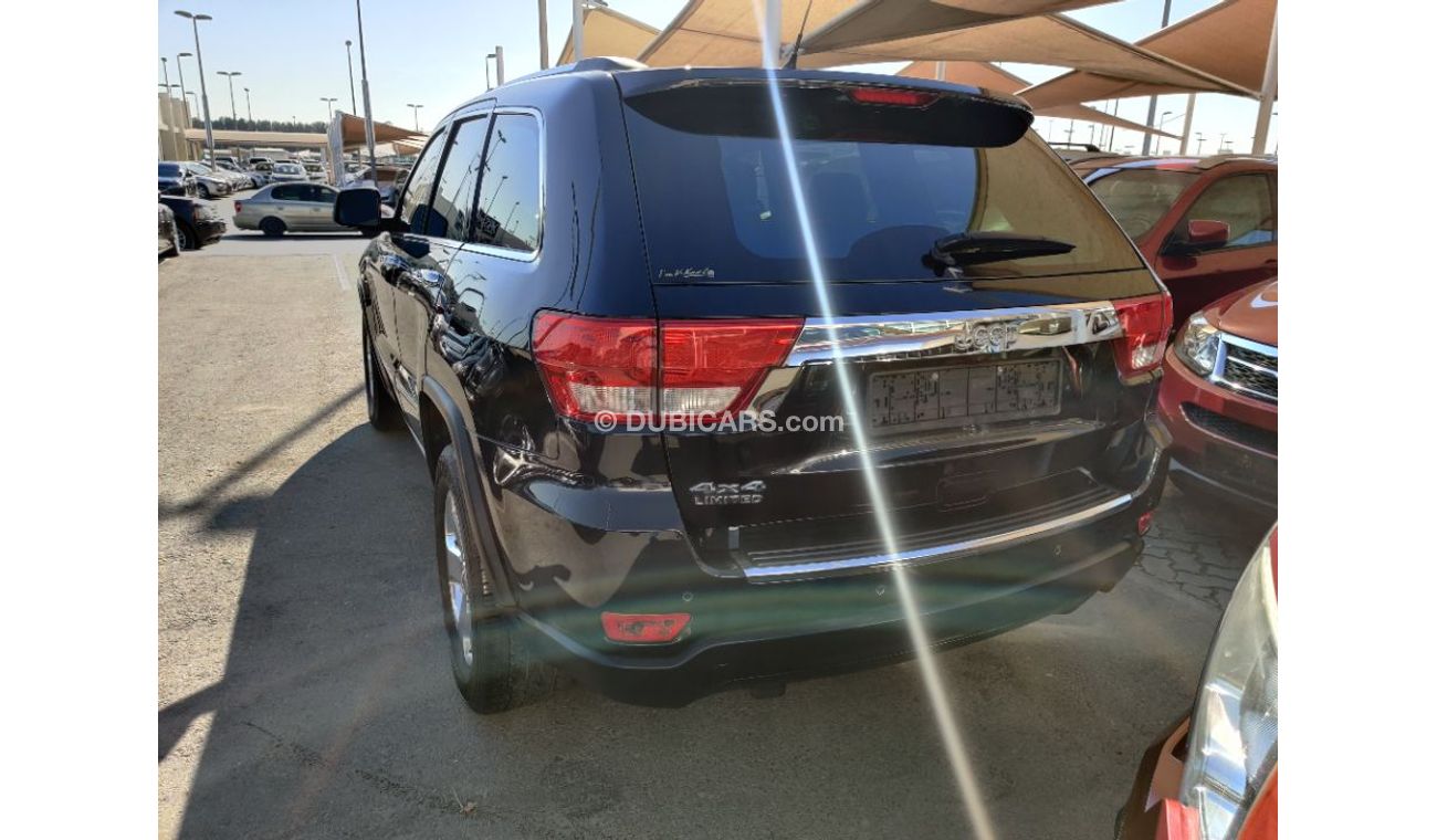 جيب جراند شيروكي 2012 model full options limited V6 low mileage