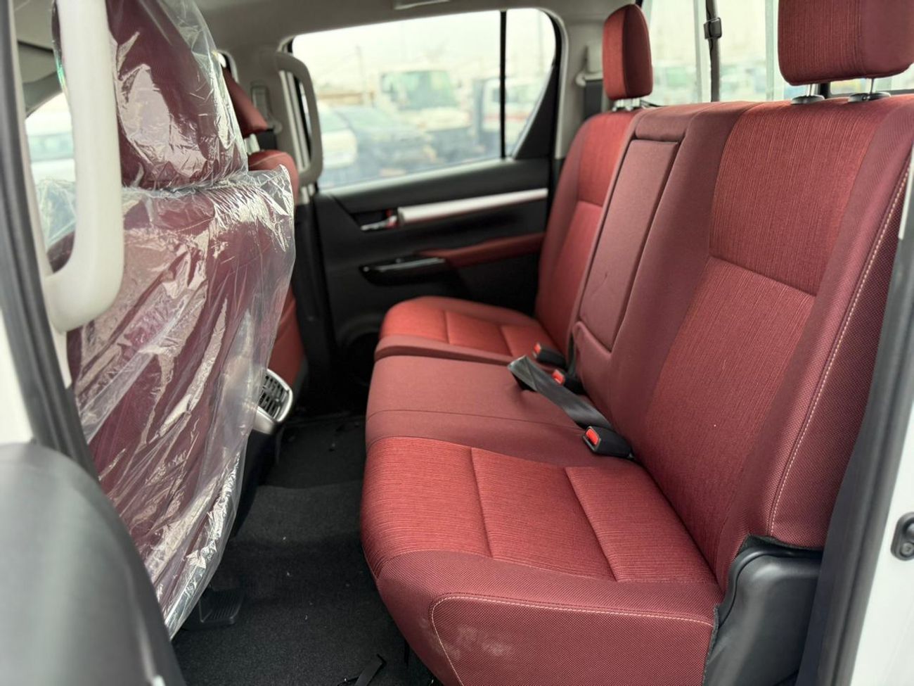 Toyota Hilux 2.7L GLX-S FULL WITH WIRLESS CHARGER AND COMPRESSOR OMANI