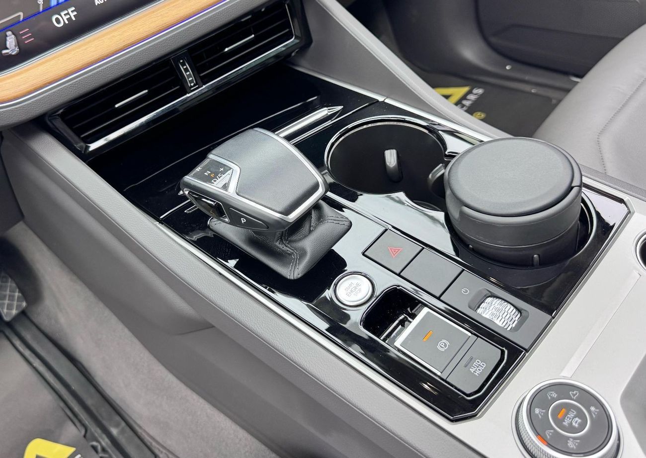 فولكس واجن طوارق Atmosphere 3.0L 2021 Volkswagen Touareg Atmosphere, 2026 VW Warranty, Full VW Service History, Low K