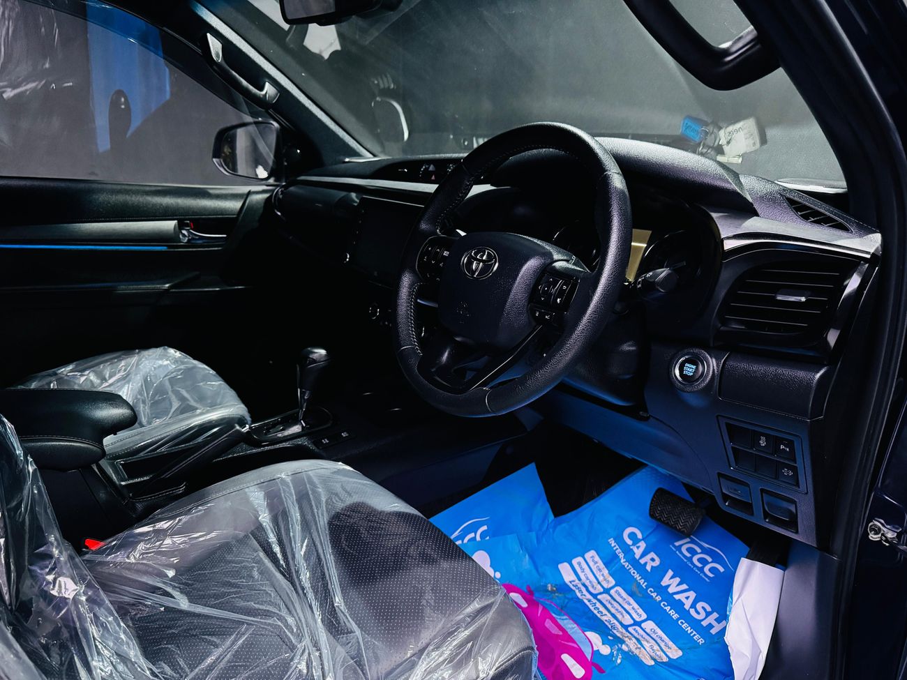 تويوتا هيلوكس RUGGED.X