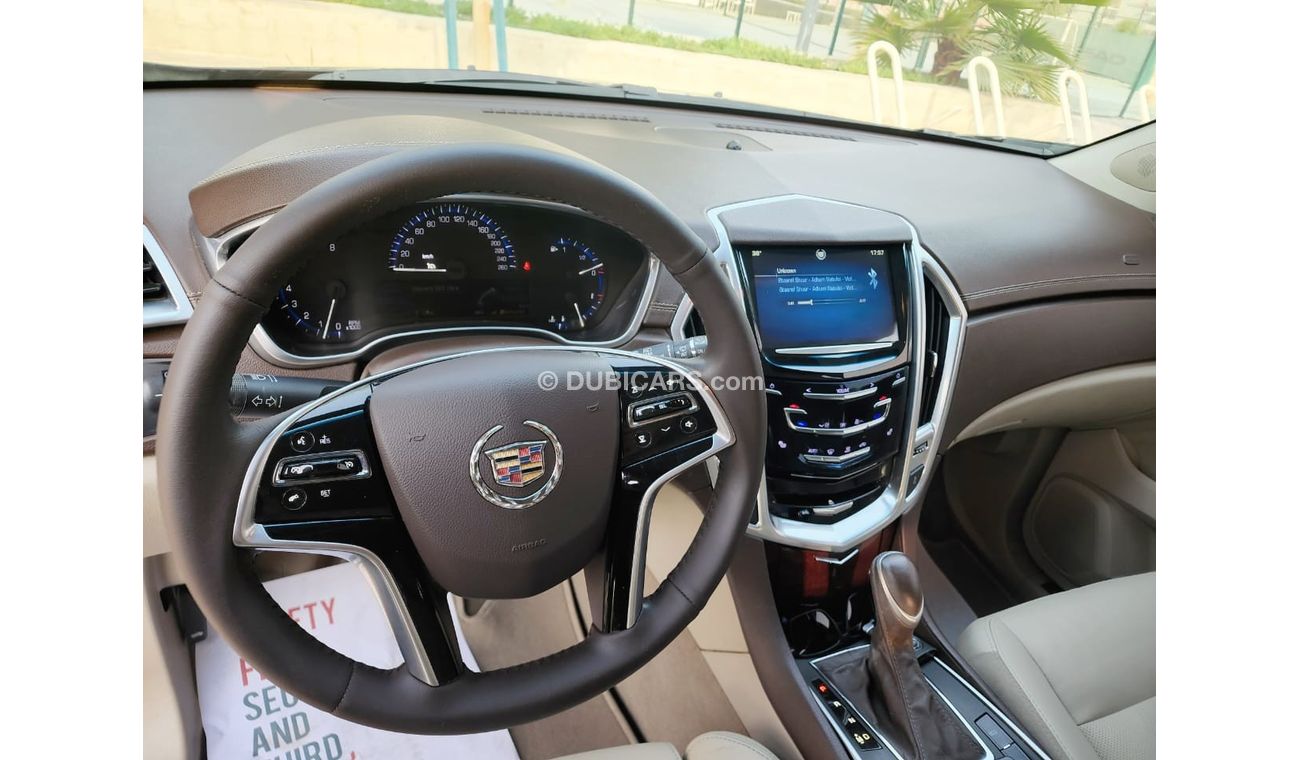 كاديلاك SRX لاكجري