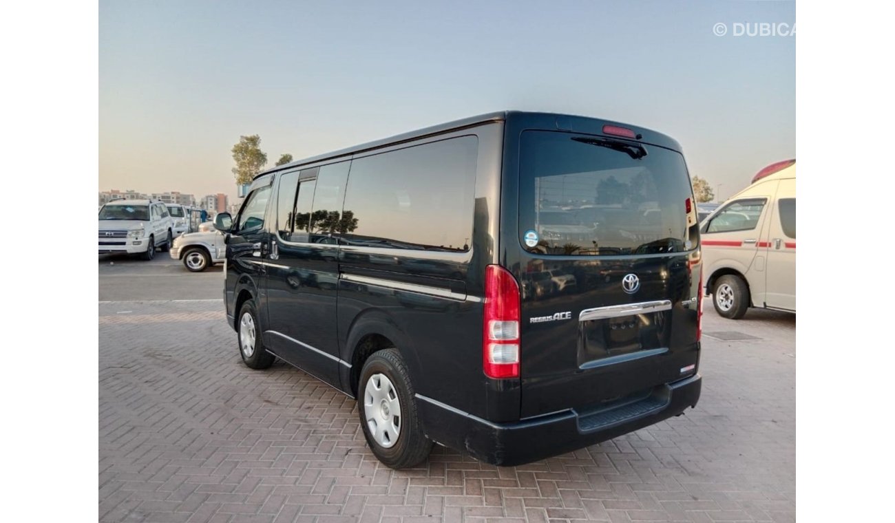 تويوتا هاياس TOYOTA HIACE VAN RIGHT HAND DRIVE (PM1430)