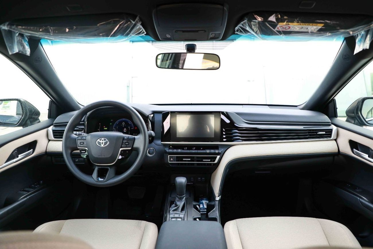 Toyota Camry 2025 TOYOTA CAMRY LE 2.5 Hybrid - PRECIOUS METAL inside BEIGE | Export Only