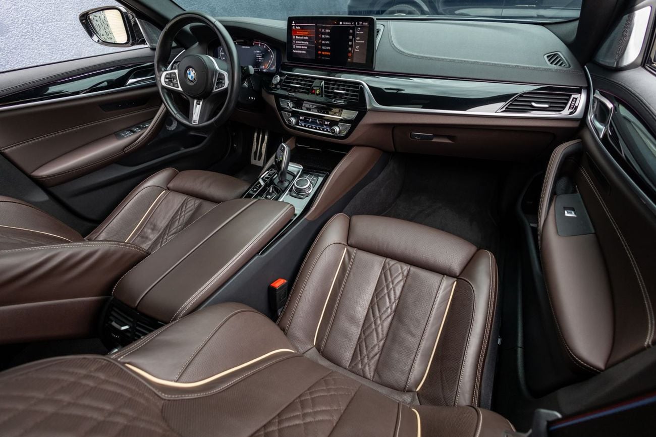 بي أم دبليو M550i