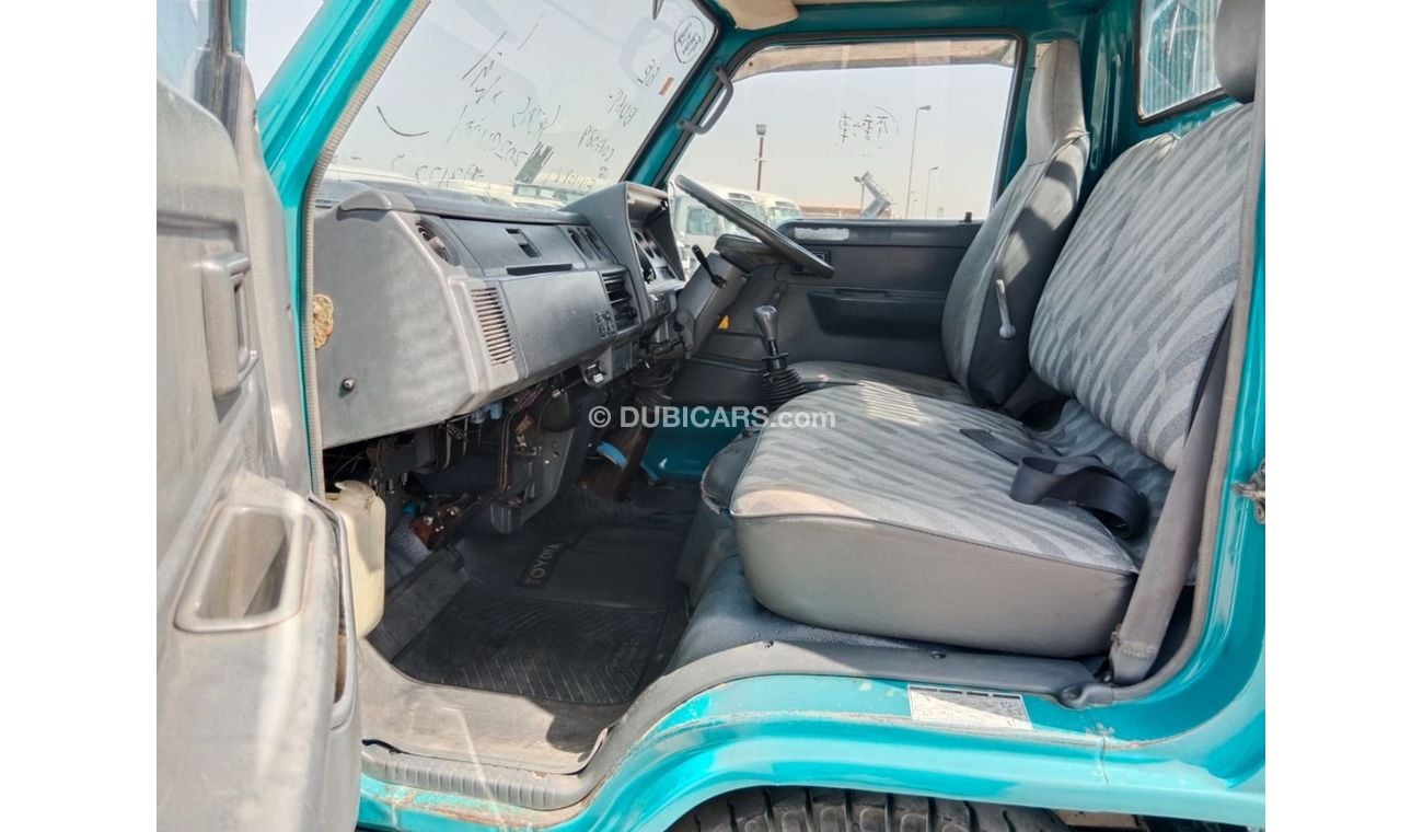 Toyota Dyna TOYOTA DYNA TRUCK RIGHT HAND DRIVE (PM1235)