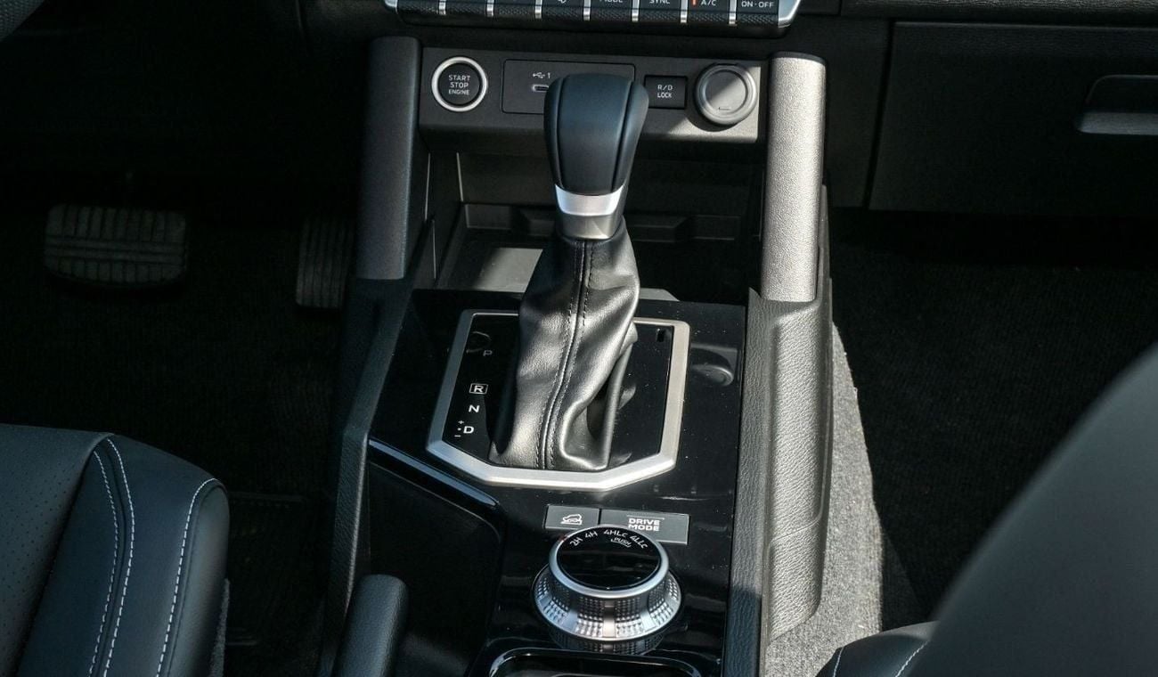 Mitsubishi L200 Brand New Mitsubishi L200 2025 For Export Only ! 2.5L 4WD Diesel GLS | A/T | Silver/Black |L200-GLS-