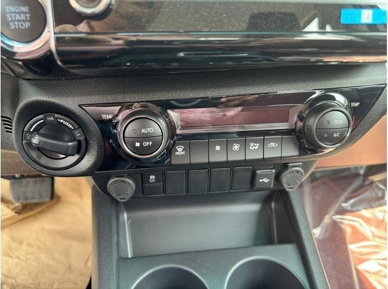 Toyota Hilux GLX Toyota Hilux 2.7L Petrol AT Full Option Without Bush Start MY2025