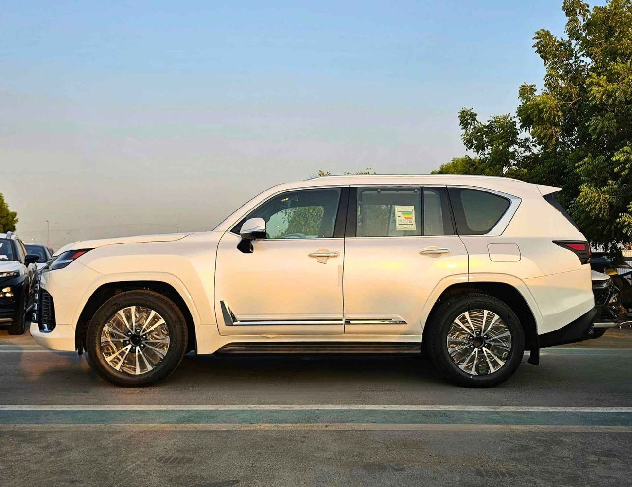 Lexus LX 700h URBAN HYBRID/3.5L PETROL V6 4WD/FULL OPTION WITH RADAR/CODE#LX7HV