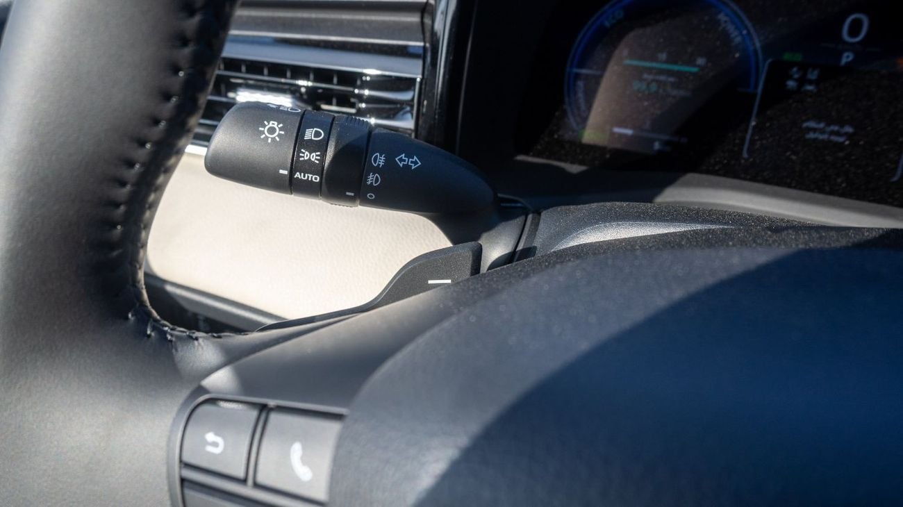 Toyota Camry limited 2.5L Hybrid