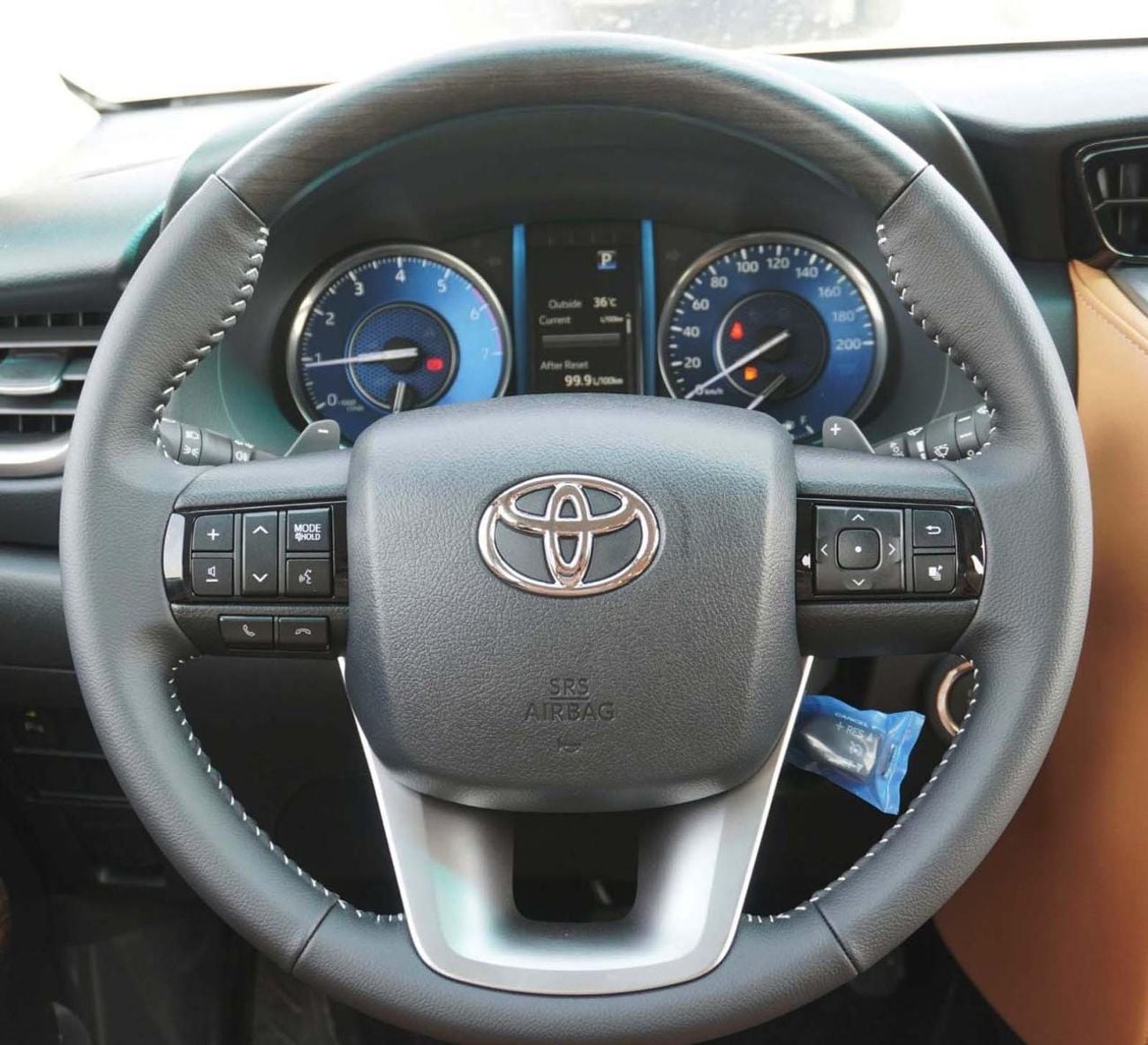 Toyota Fortuner GX2 4X4 2.7L TOYOTA FORTUNER GXR 4X4, 2.7L, A/T-2025