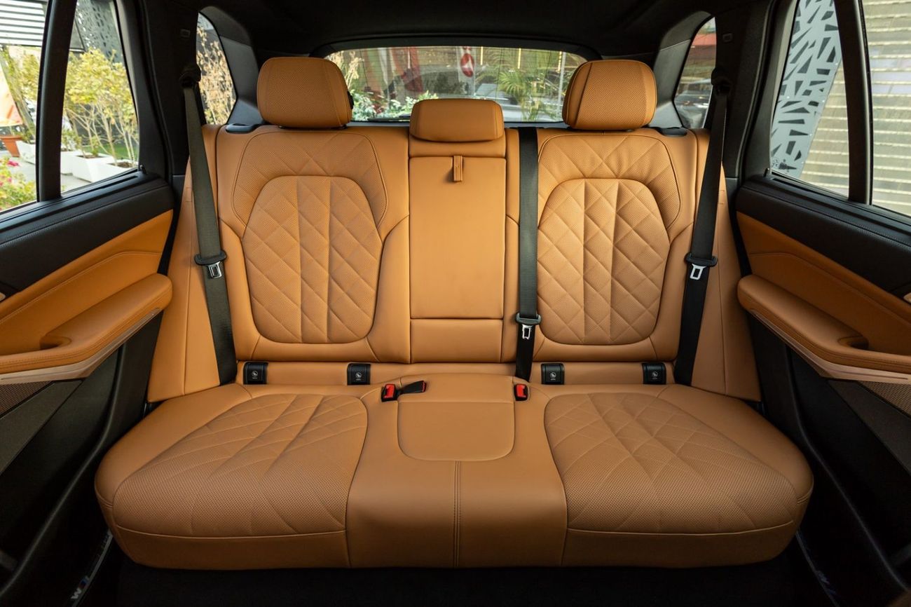 BMW X5 40i M Sport 3.0L BMW X5 xDrive40i M-Sport 2023 GCC | Agency Warranty | Service Contract