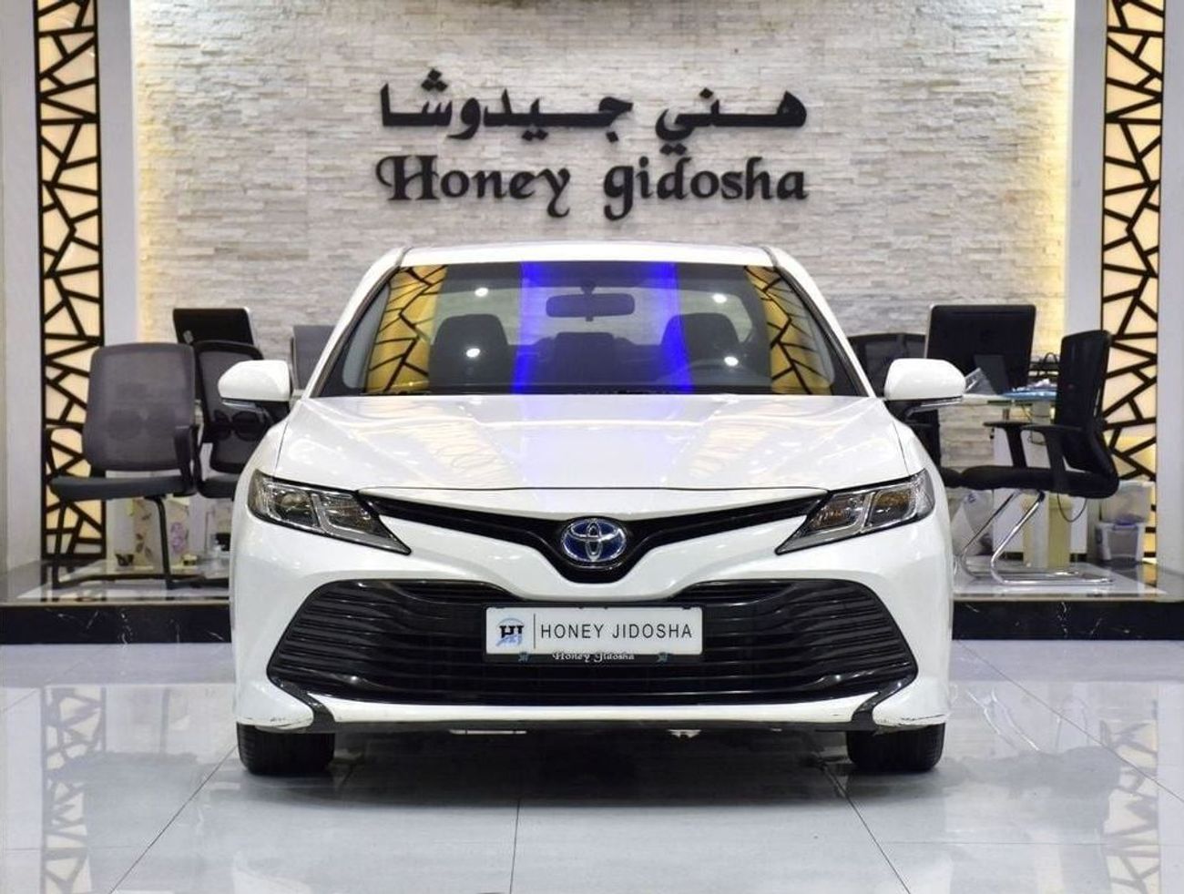 تويوتا كامري EXCELLENT DEAL for our Toyota Camry LE Hybrid ( 2019 Model ) in White Color GCC Specs