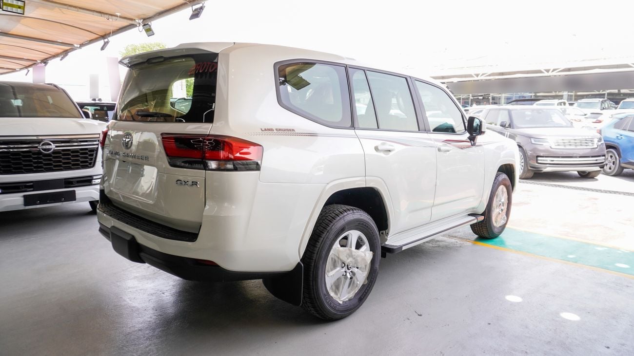 Toyota Land Cruiser GXR 3.5 L Twin Turbo V6