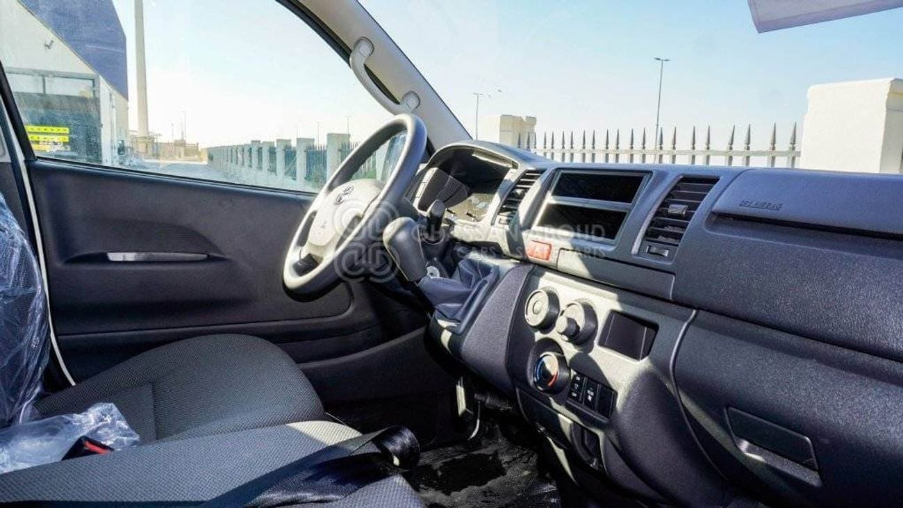 Toyota Hiace GLS Standard Roof, Panel Van, 2.5L, Diesel