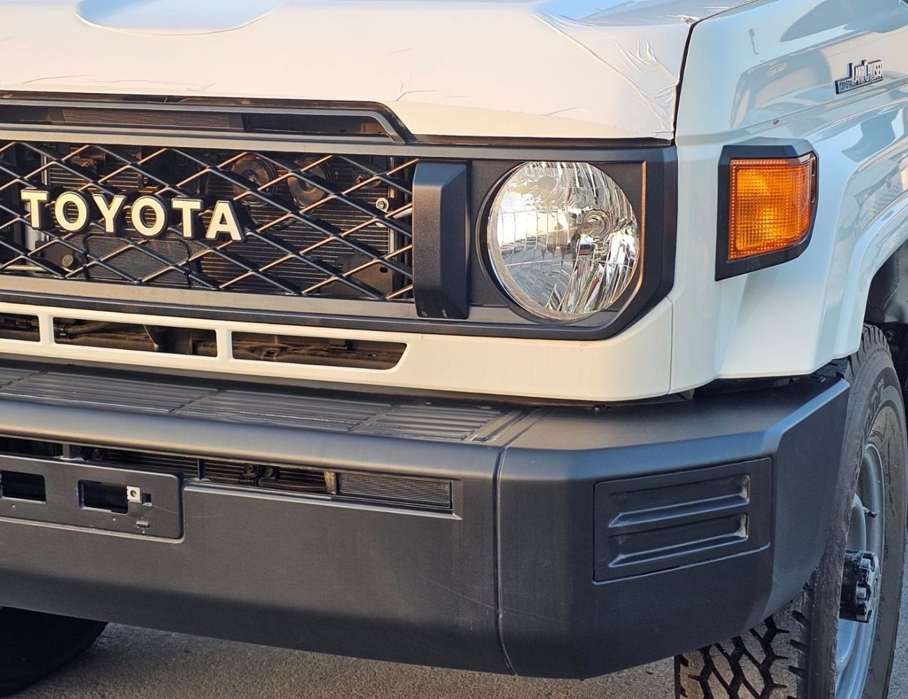 Toyota Land Cruiser 70 TOYOTA LANDCRUISER LC78 HARDTOP 3DOOR || 2.8L DIESEL A/T 4WD | DUAL TANK | MANUAL WINDOW (CODE #78AA