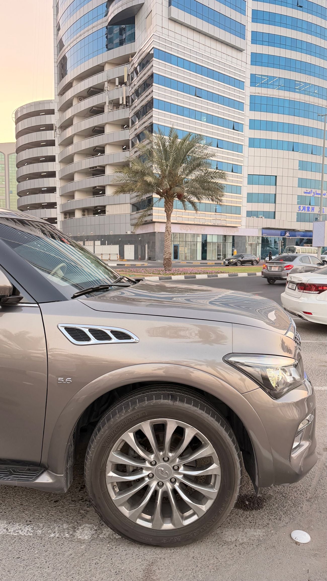 Infiniti QX80 LUXURY