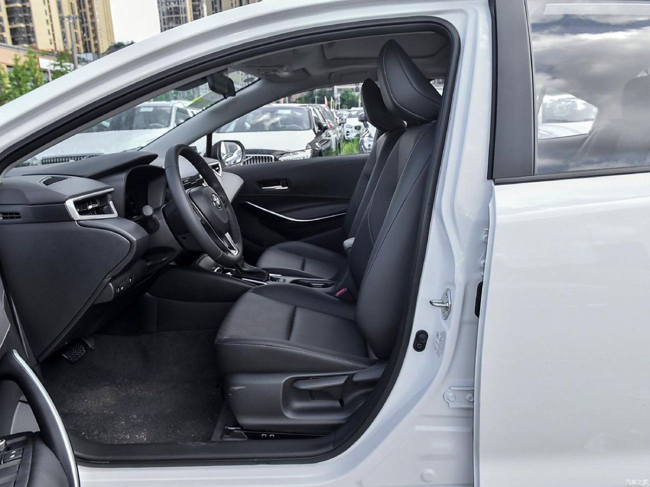 تويوتا كورولا XLI Hybrid 1.8L