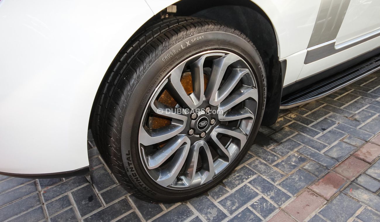 Land Rover Range Rover With Autobiography Badge