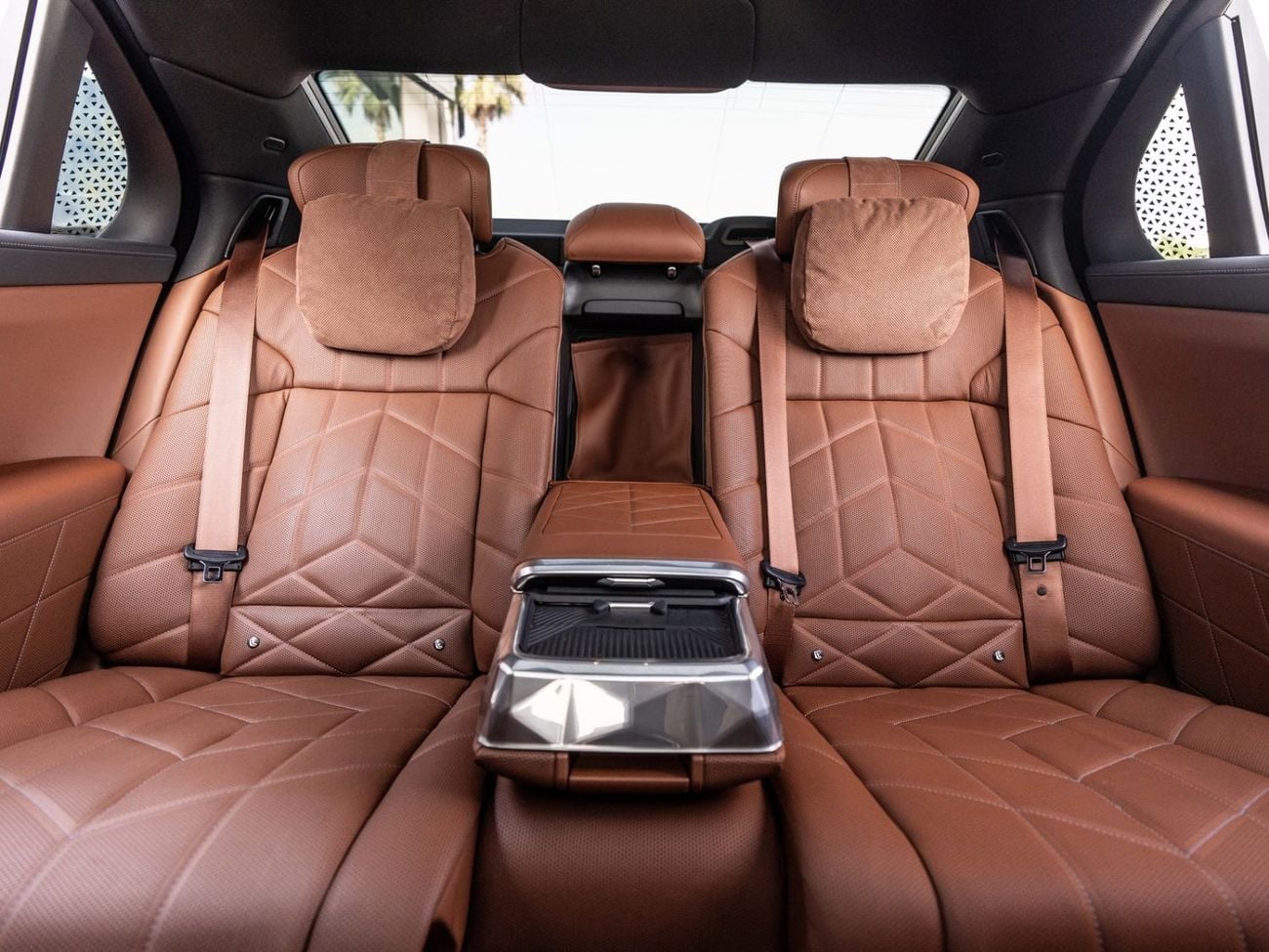 بي أم دبليو 735i M SPORT INDIVIDUAL M SPORT