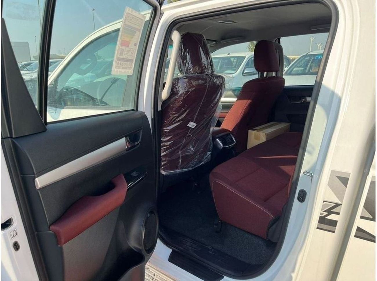 Toyota Hilux TOYOTA HILUX 2.7 AT FULL OPTION WITHOUT PUSH START WHITE 2025