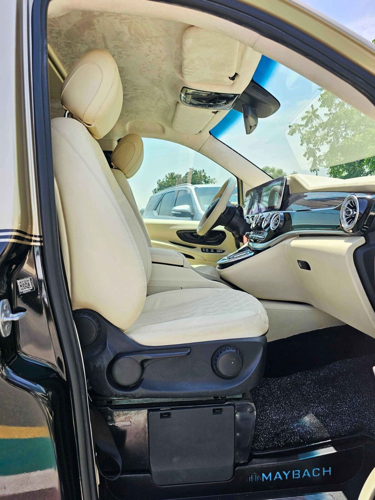 Mercedes-Benz Vito MAYBACH V4 DIESEL/ VIP CUSTOMIZATION/ LOT #14965