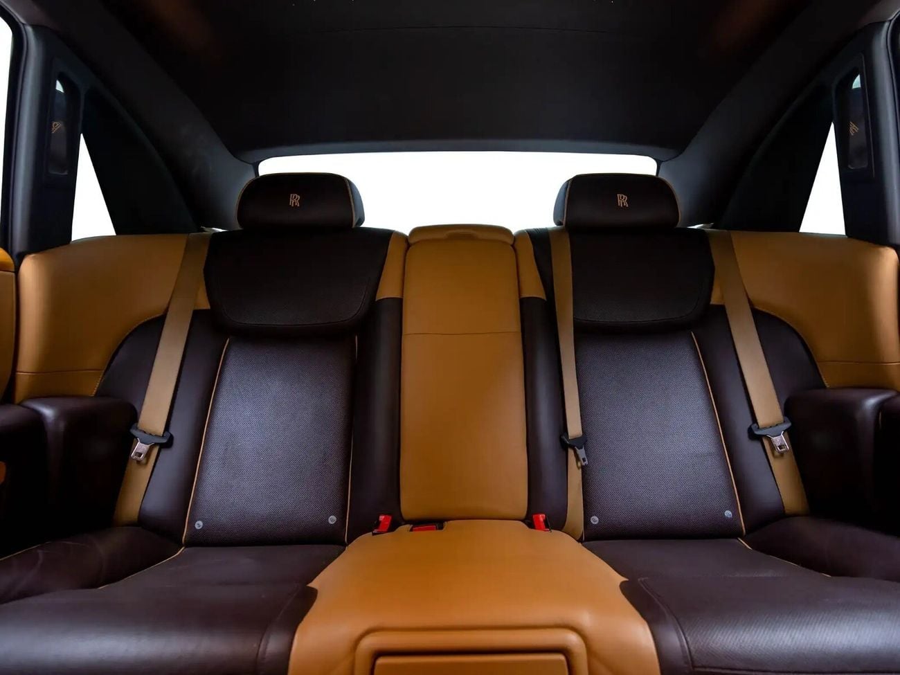 Rolls Royce Ghost Silver Badge