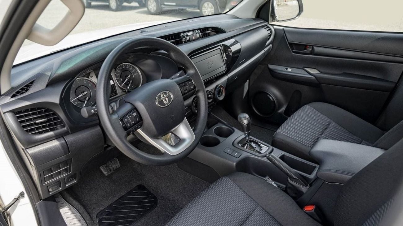 تويوتا هيلوكس GLX Toyota Hilux 2.7L petrol au A/T MY24