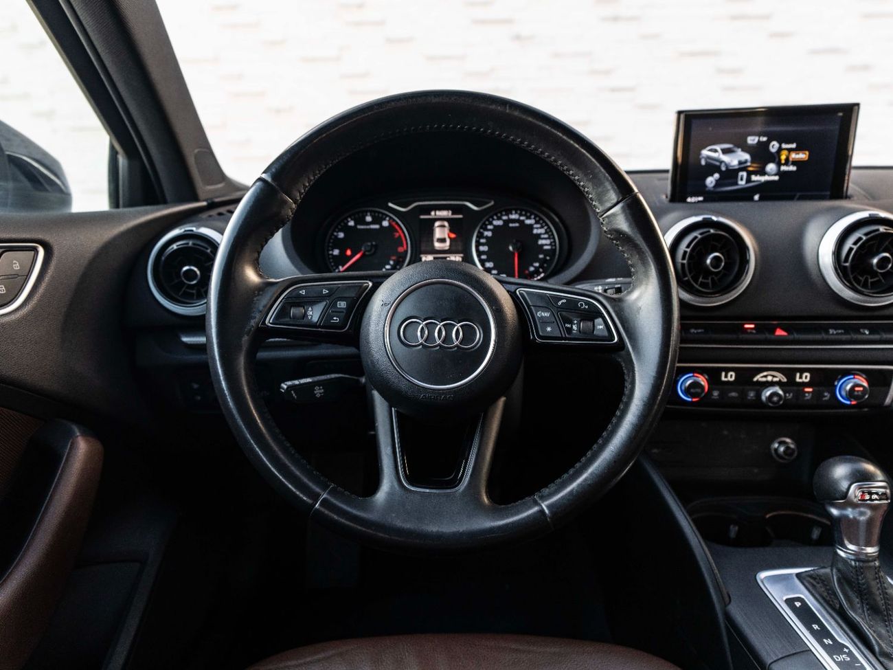 أودي A3 40 TFSI S-Line 1.8L