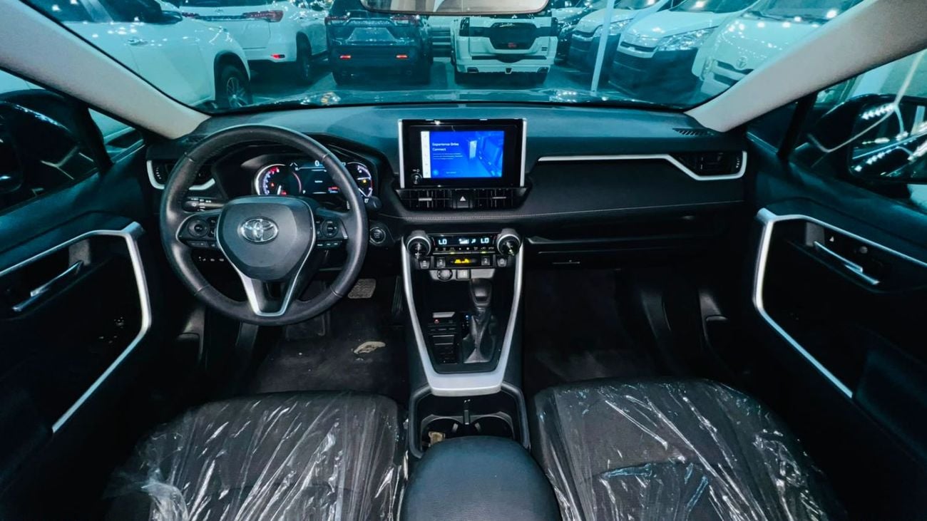 Toyota RAV4 XLE 2025.ENGINE 2.5L/V4