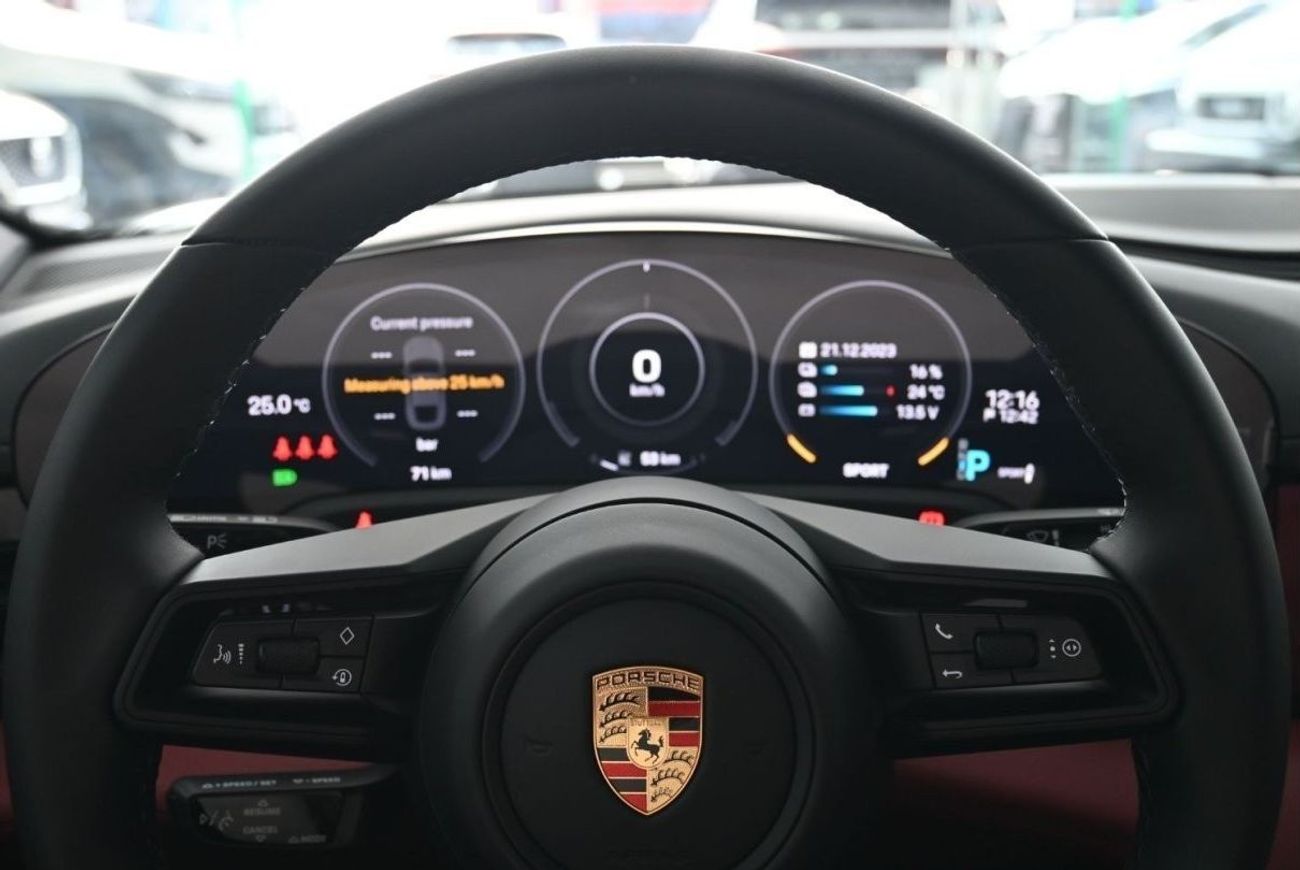 Porsche Taycan Porsche Taycan Electric Model 2023, GCC, Dealer Warranty