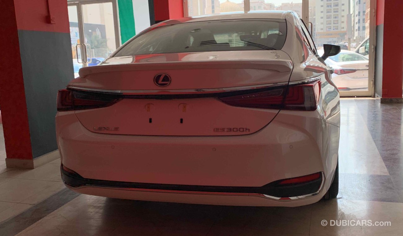 لكزس ES 300 Hybrid 2.5 MY2019 ( Vat & Warranty)