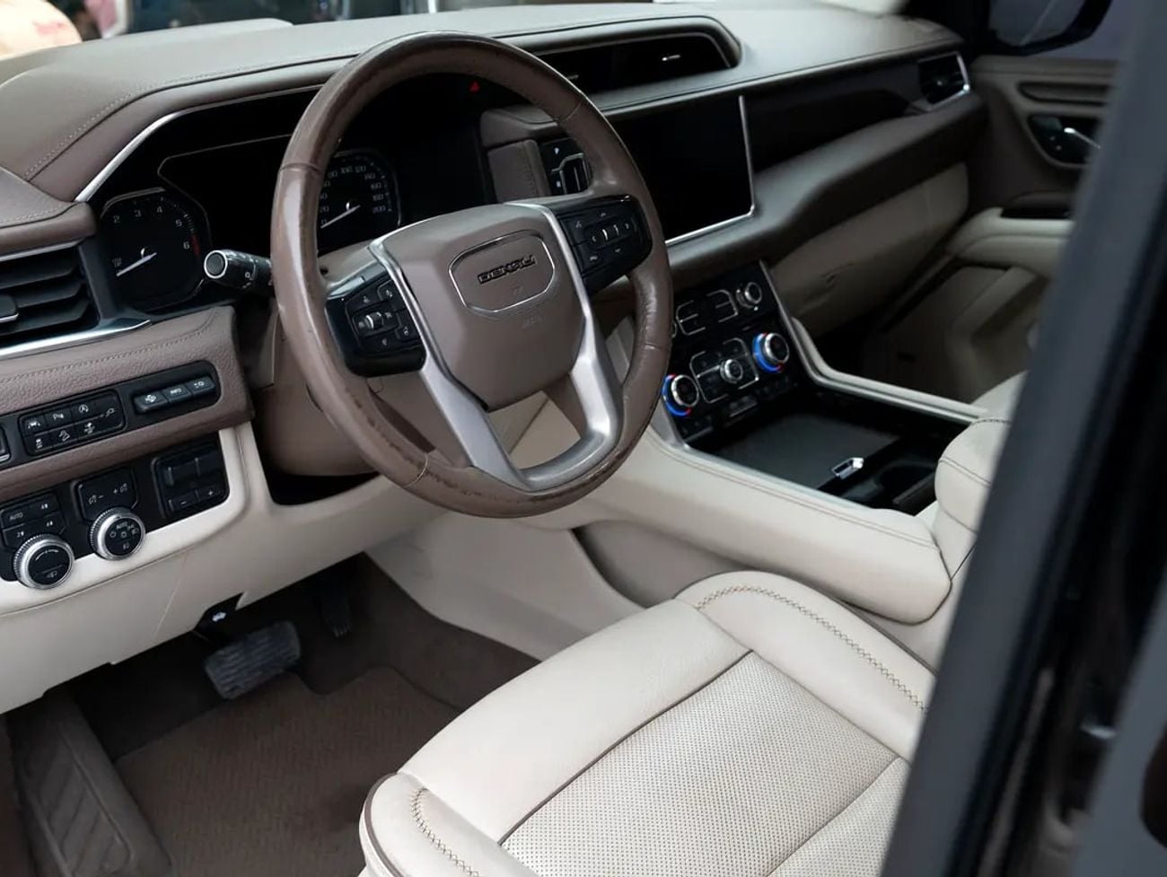 جي أم سي يوكون XL XL | GCC Specs | | 4WD | Full Size SUV