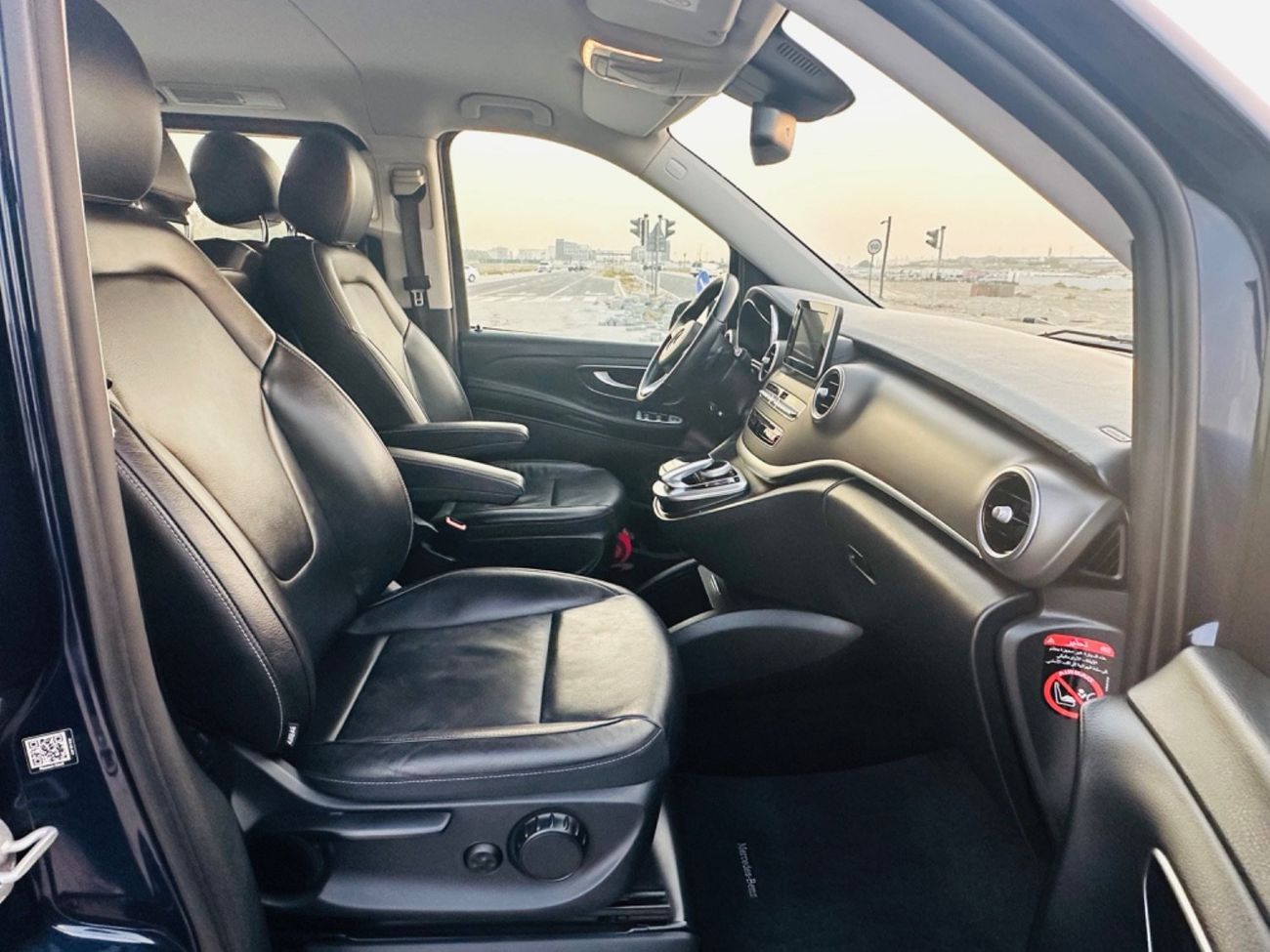 مرسيدس بنز V 250 موديل 2019 خليجي حاله ممتازه من الداخل والخارج صبغ الوكاله مالك واحد من الوكاله