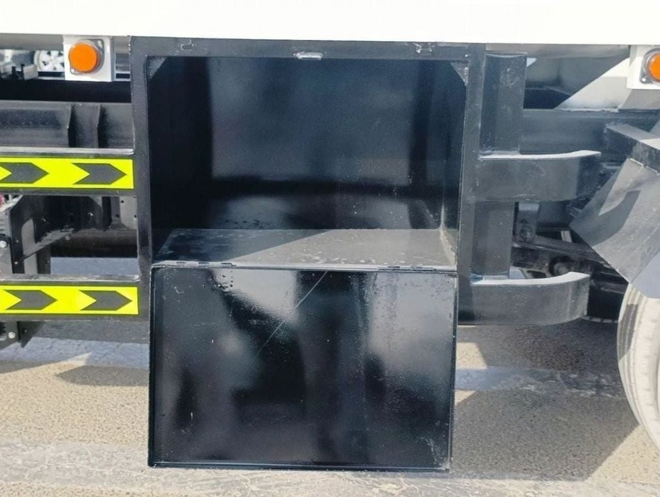Mitsubishi Canter CANTER WATER TANK 5000L