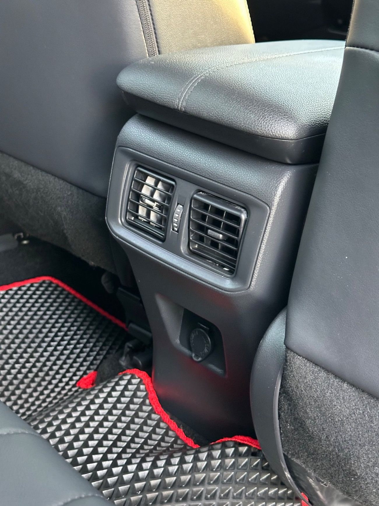 تويوتا راف ٤ premium Japan 360 camera Full Option