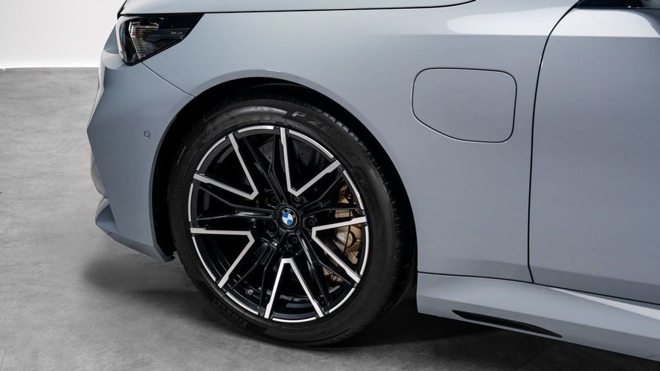 بي أم دبليو M5 - 2026 - GCC Specs - Under 5-Year Warranty and Service Contract