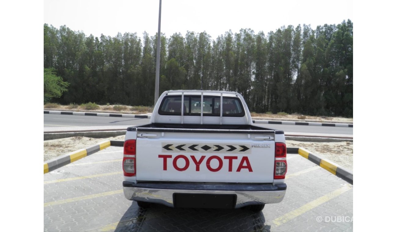 Toyota Hilux 2015 4X2 2.7 Ref#438