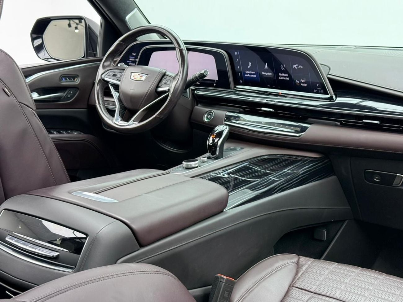 كاديلاك إسكالاد Escalade-V 6.2L 2023 Cadillac Escalade V, 2027 Cadillac Warranty, 2028 Cadillac Service Pack, GCC