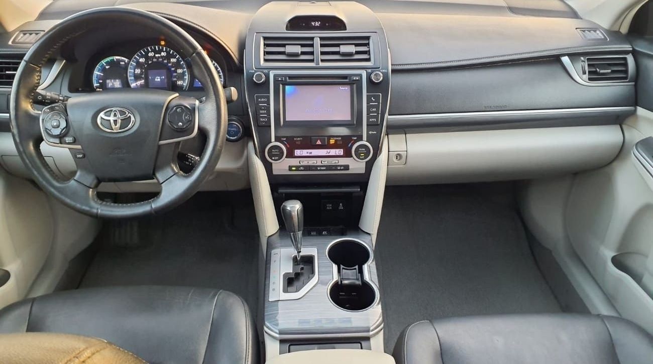 تويوتا كامري Toyota Camry XLE Hyrbrid