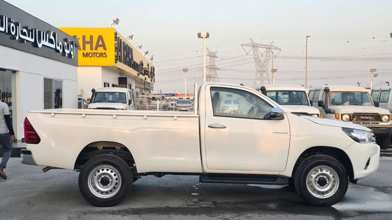 تويوتا هيلوكس TOYOTA HILUX SINGLE CABIN 2.4 DIESEL MANUAL 4X4