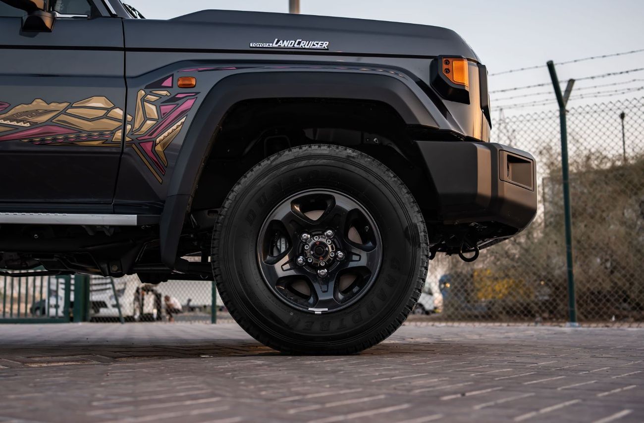 تويوتا لاند كروزر بيك آب 2025 Toyota Land Cruiser LC 79 2.8L SC MT Diesel (Gray)