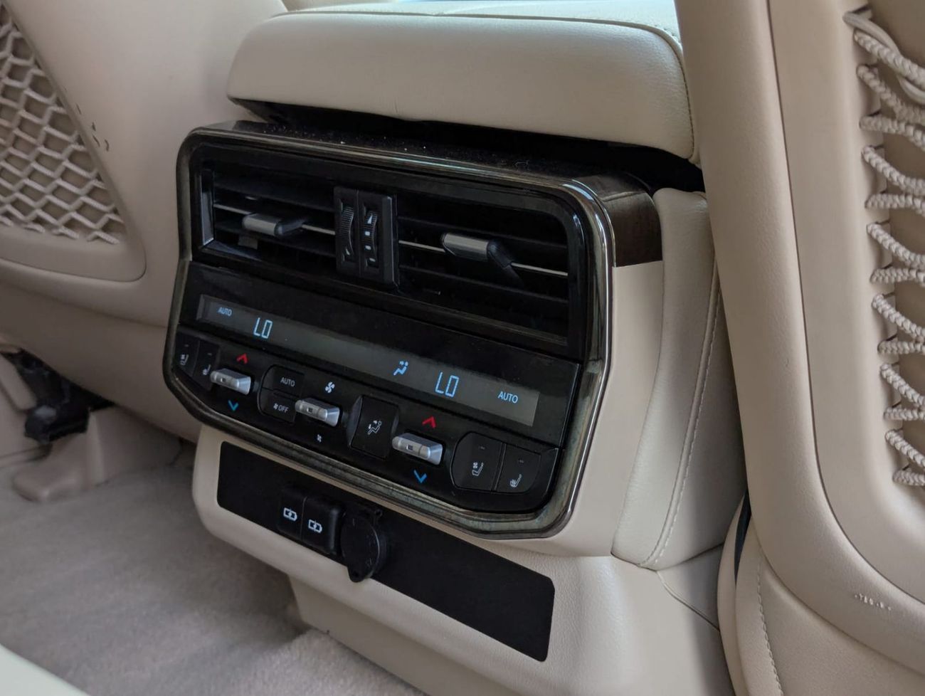 تويوتا لاند كروزر Toyota Landcruiser 2015 facelifted 2025 with interior and exterior v6 4.0L