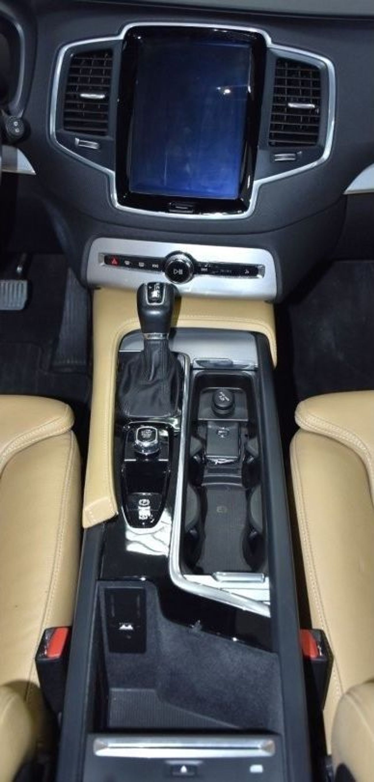 فولفو XC 90 EXCELLENT DEAL for our Volvo XC90 T5 AWD ( 2019 Model ) in Grey Color GCC Specs