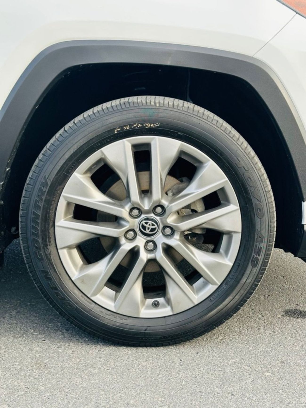 Toyota RAV4 XLE premium, sunroof,leather seats,JBL ,limited rims